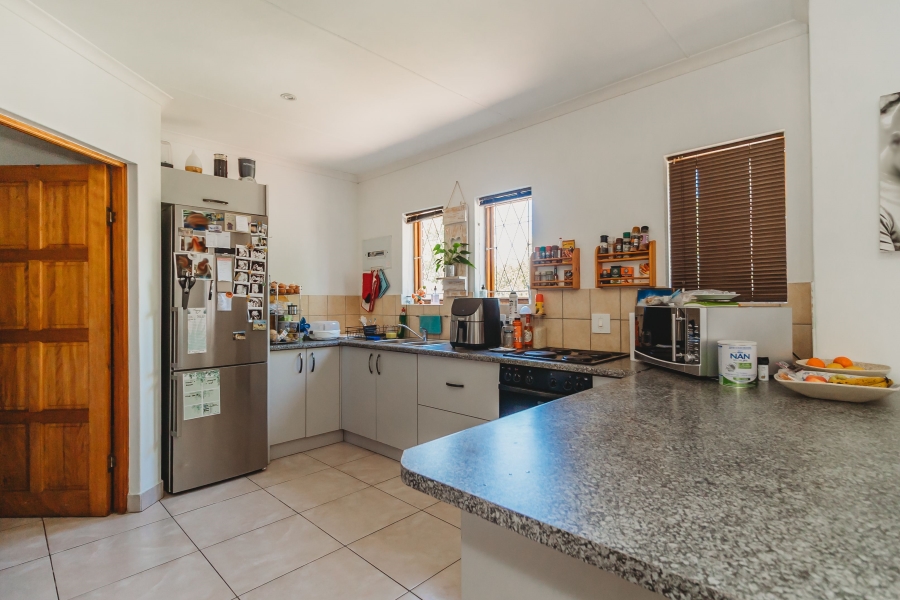 5 Bedroom Property for Sale in Heatherlands Western Cape